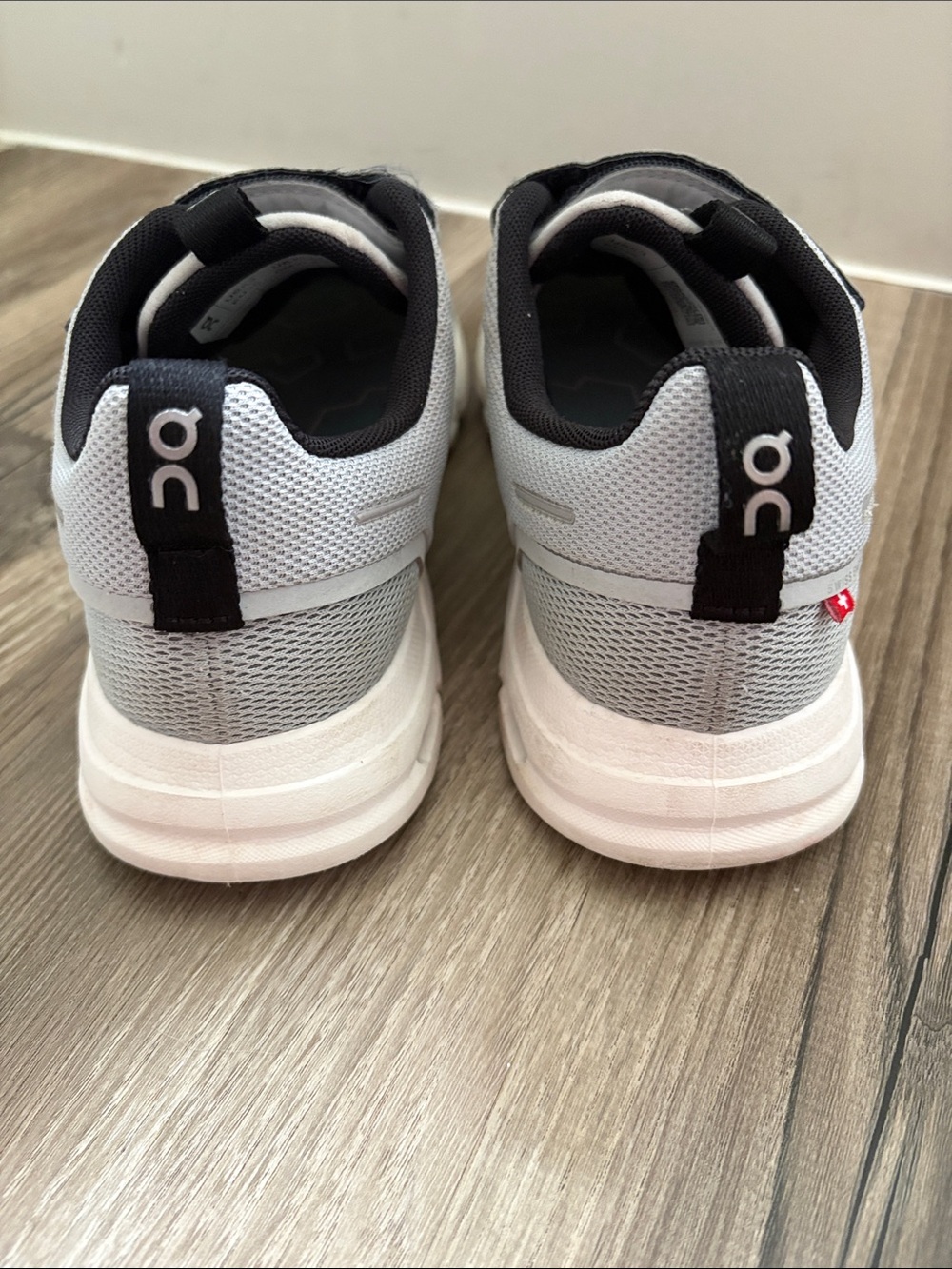 On Cloud - Running - Kids White and Black Cloudplay Sneakers - Picture 3 of 5